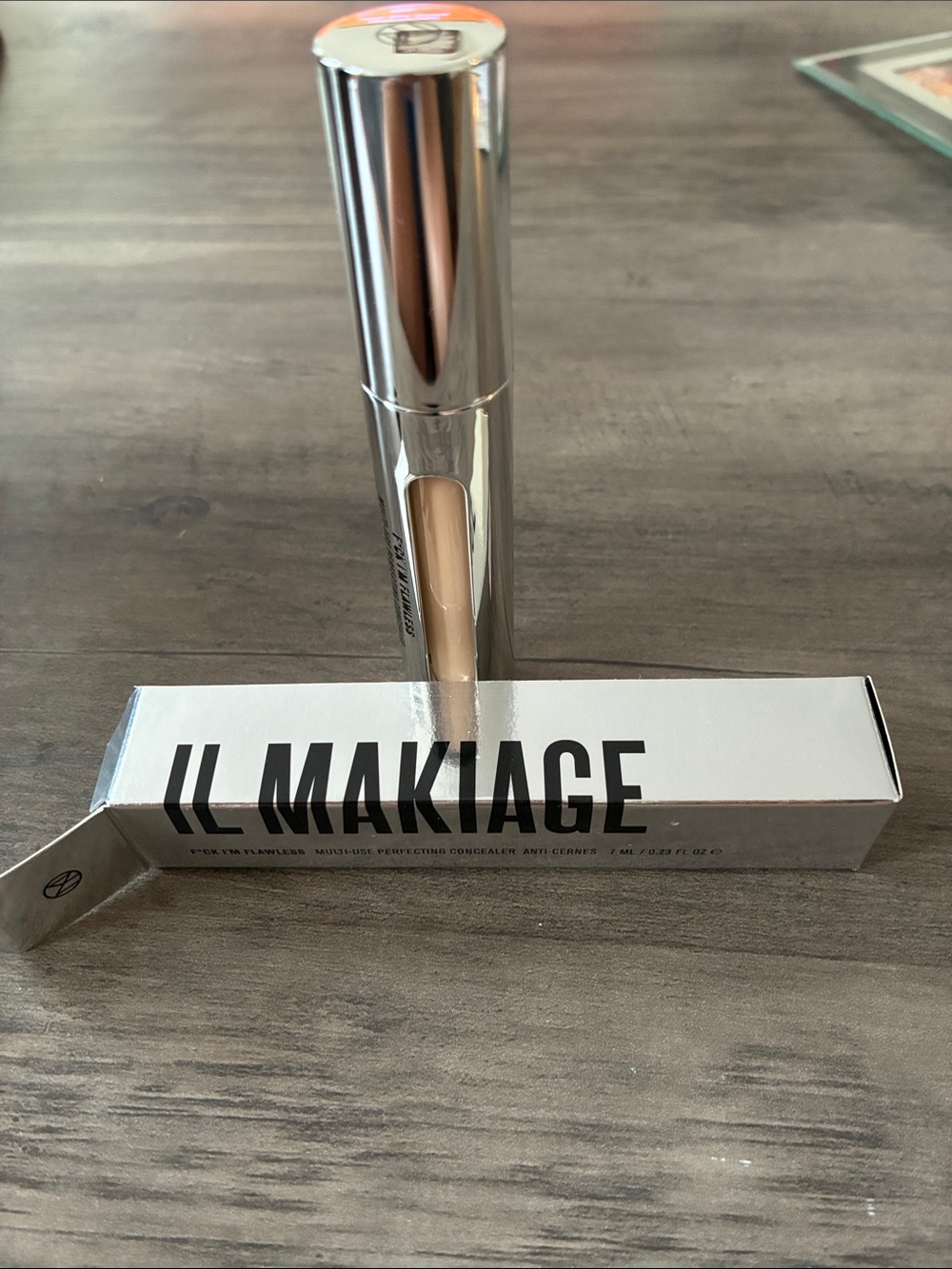 IL MAKIAGE Metallic Tube Concealer in Light Beige